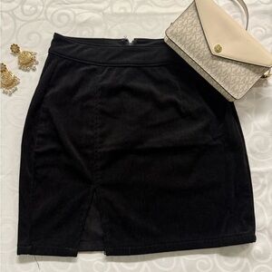 Windsor Black Pencil Skirt Knee-Length Slit